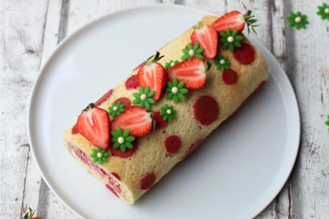 Roll cake: rollito de fresa y vainilla