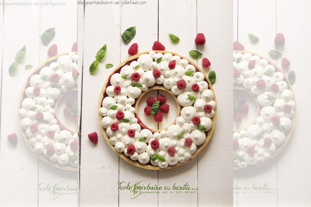 Tarta corona de frambuesas y albahaca