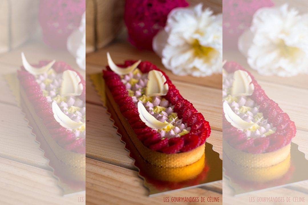 Tarta cremosa de limón y frambuesas