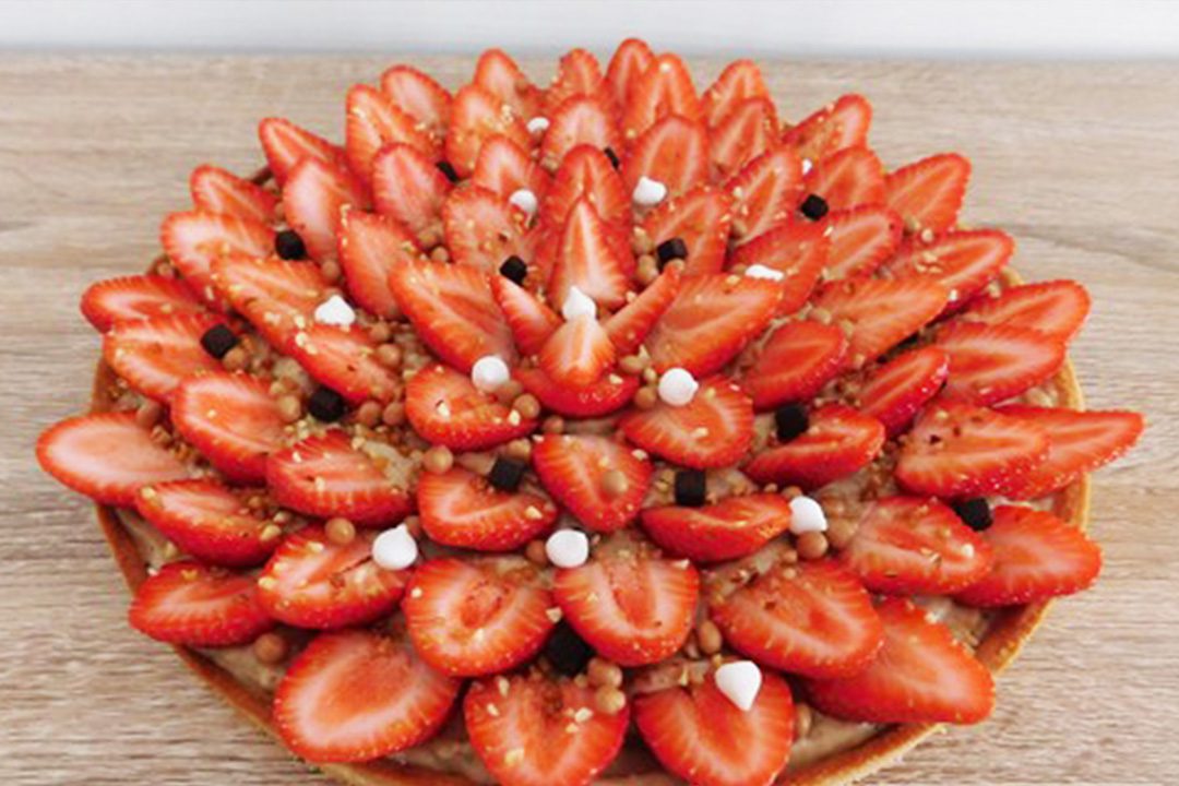 Tarta de fresas y crema de praliné