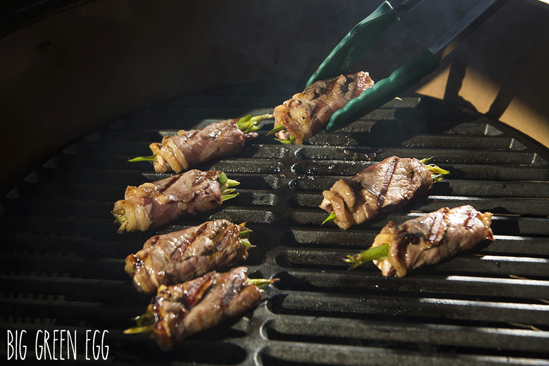 ¿Cómo cocinar con éxito la carne en la barbacoa?