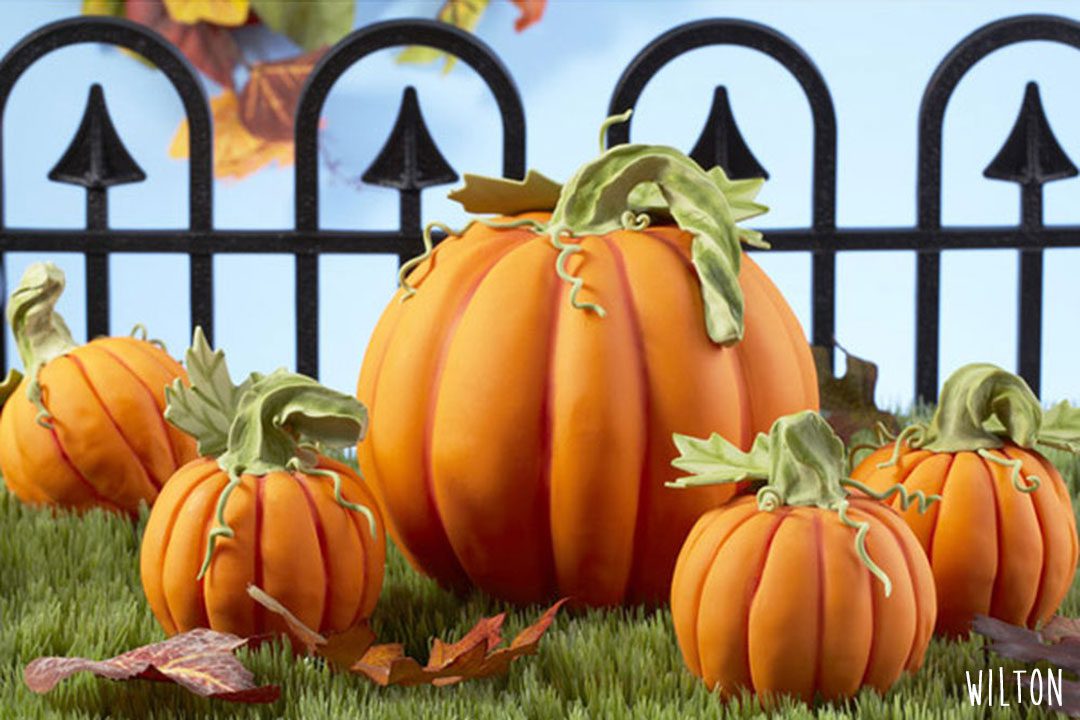 Decoración de Halloween: hacer una calabaza de pasta de azúcar