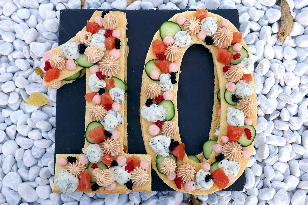 Pastel salado de números con sabores del océano