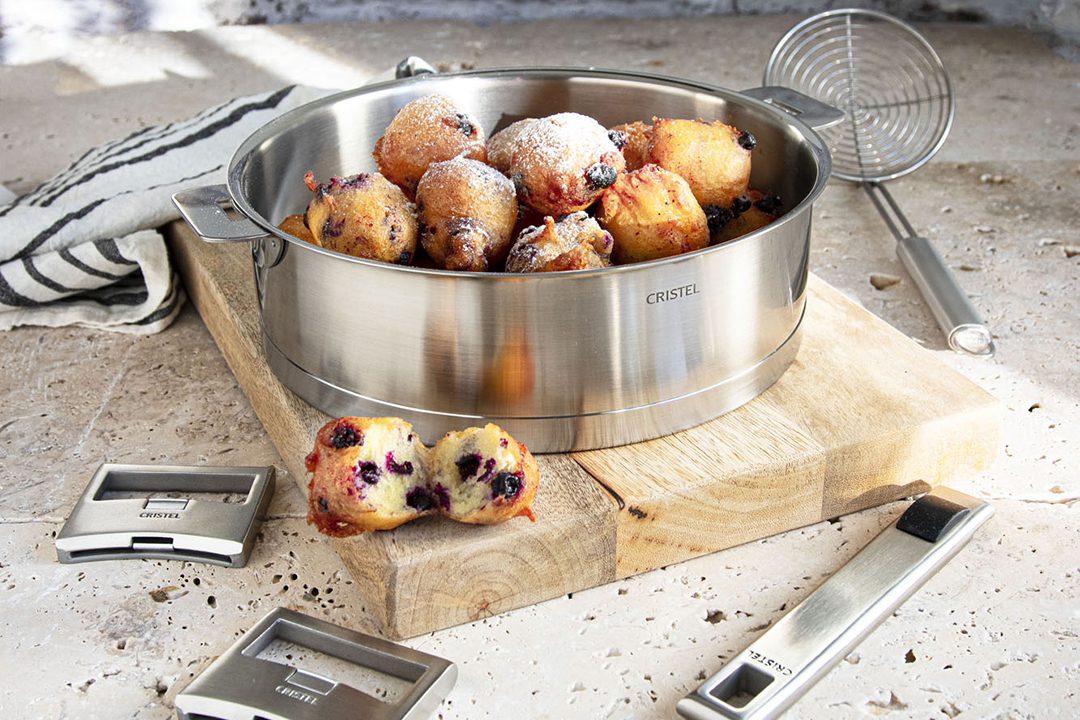 Rosquillas De Queso Blanco Y Frutos Rojos