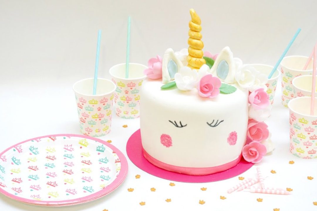 ¿Cómo cubrir un pastel de Fondant?
